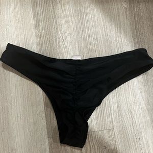 Women’s scrunch swimsuit bottoms
